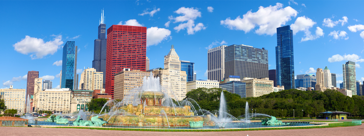 Chicago,Skyline,Panorama,With,Buckingham,Fountain,,United,States
