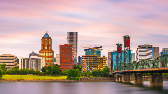 Portland,,Oregon,,Usa,Skyline,At,Dusk,On,The,Willamette,River.